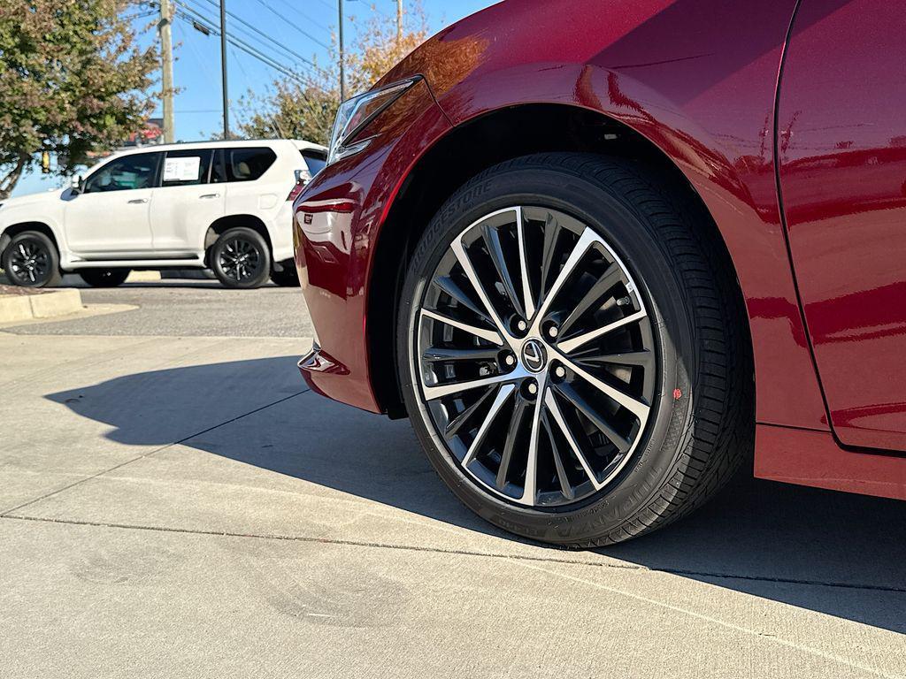 new 2025 Lexus ES 350 car, priced at $51,606