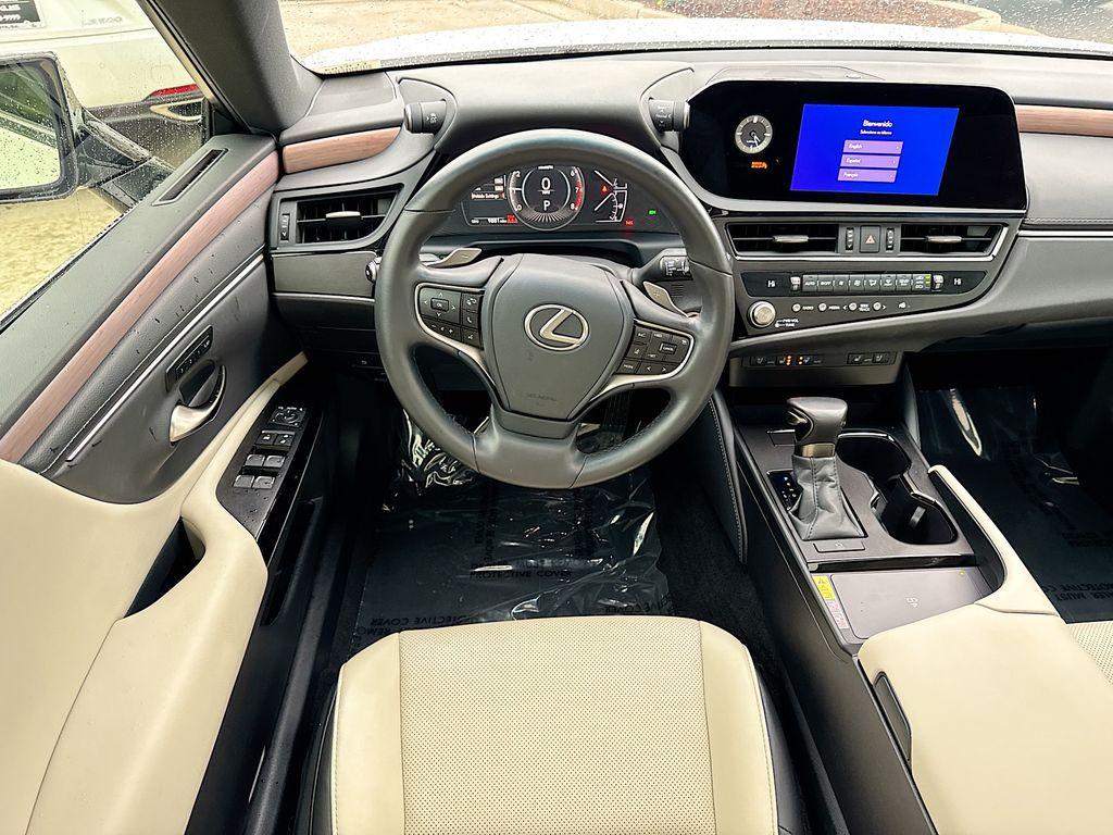 used 2025 Lexus ES 350 car, priced at $46,536