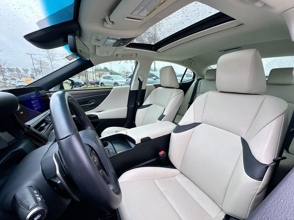 used 2025 Lexus ES 350 car, priced at $46,536