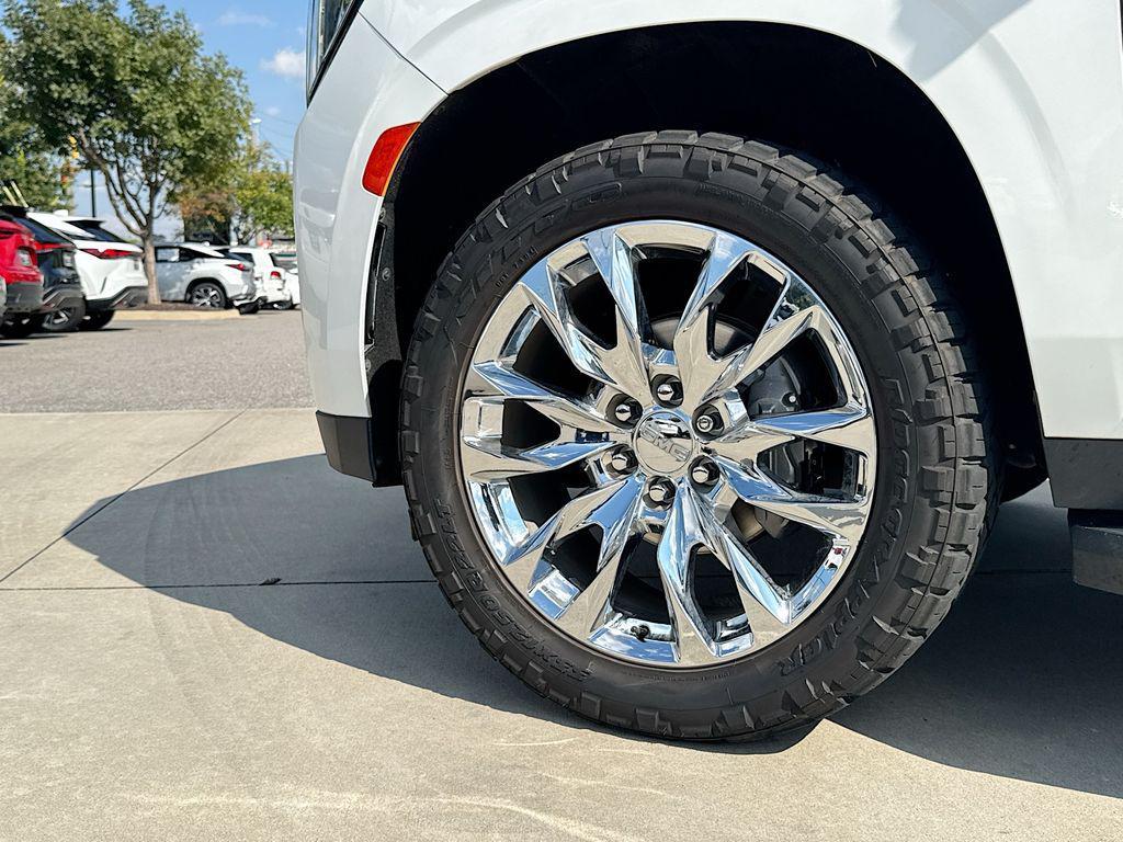 used 2022 GMC Yukon car, priced at $47,384