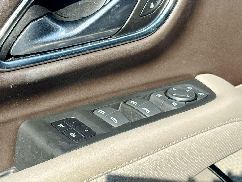 used 2022 GMC Yukon car, priced at $47,384