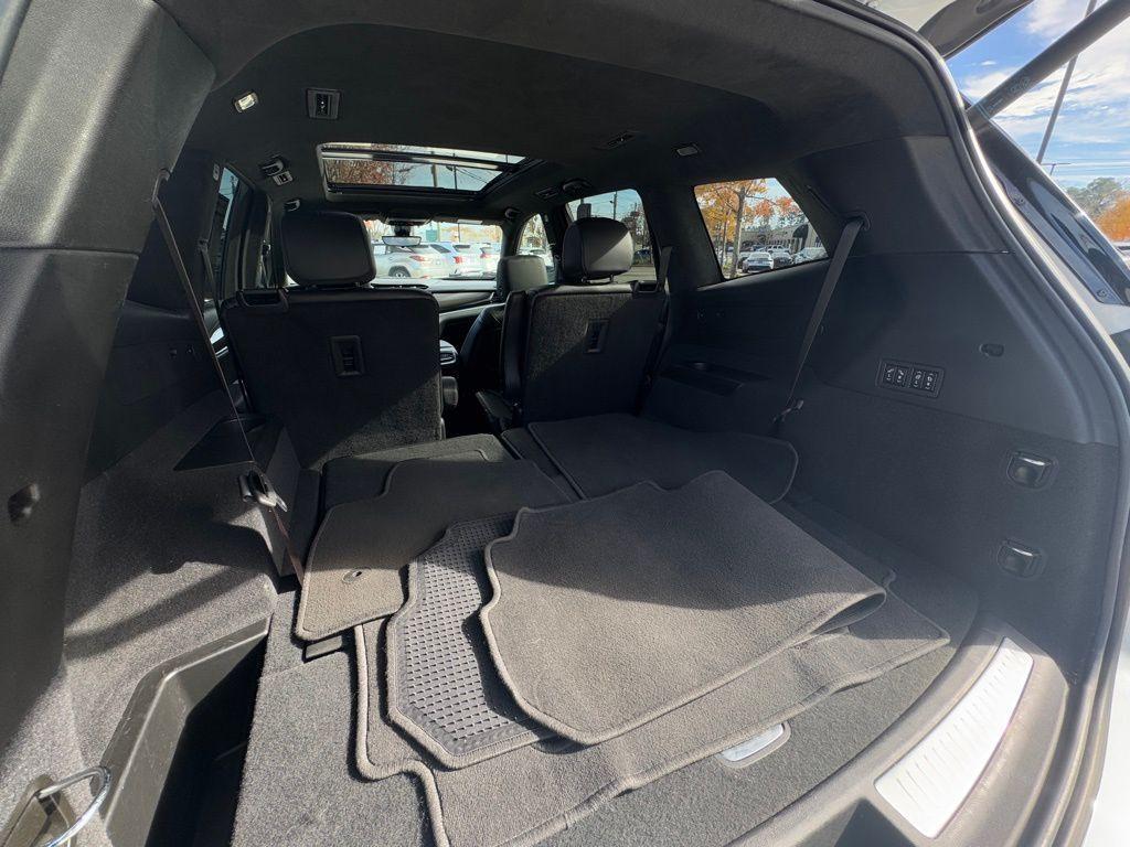 used 2022 Cadillac XT6 car, priced at $37,990