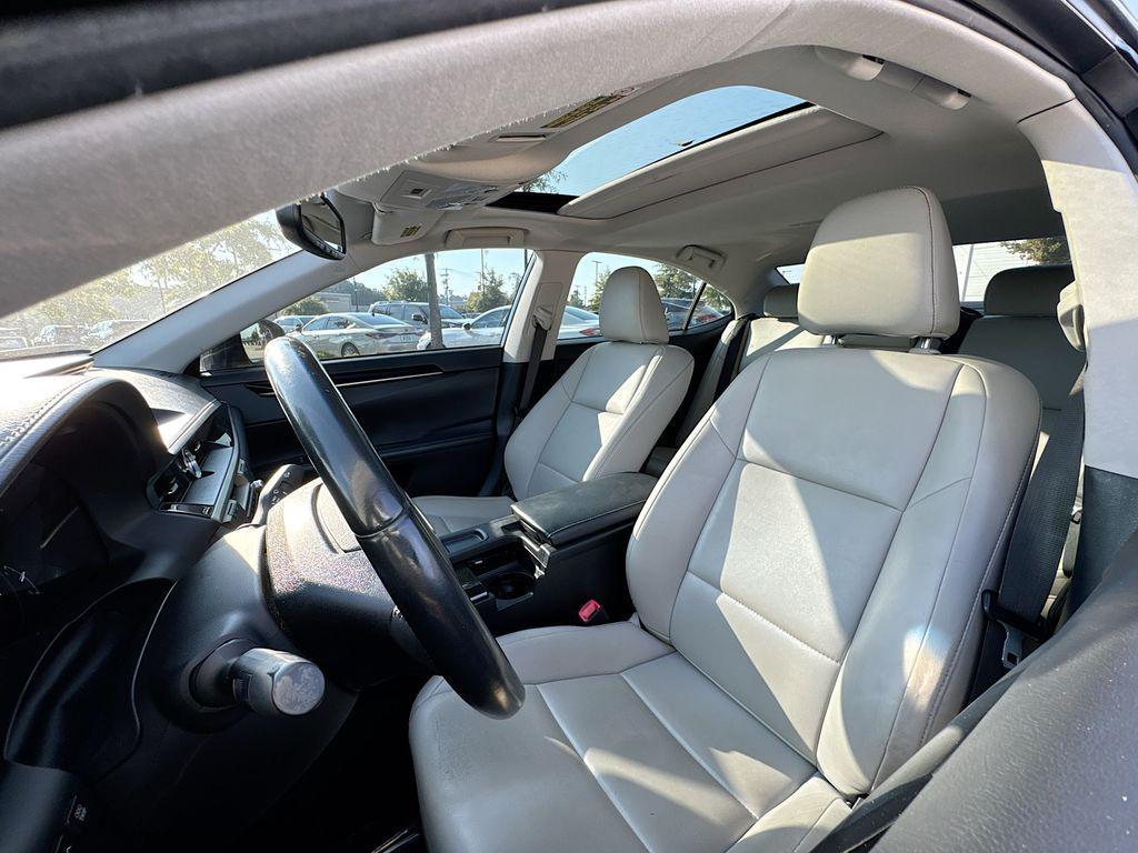 used 2014 Lexus ES 350 car, priced at $15,404