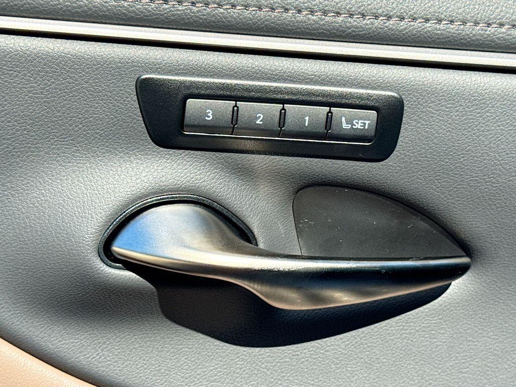 new 2025 Lexus ES 350 car, priced at $52,525