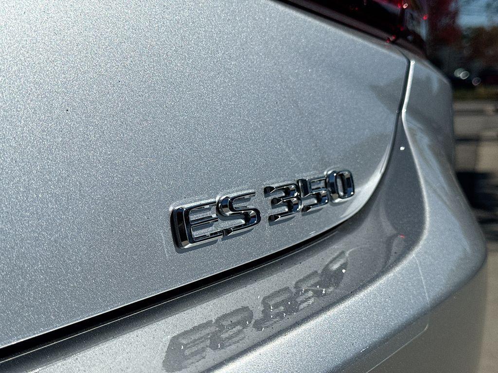 new 2025 Lexus ES 350 car, priced at $52,525