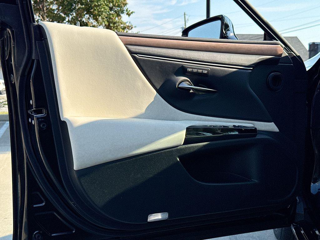 used 2024 Lexus ES 350 car, priced at $48,677