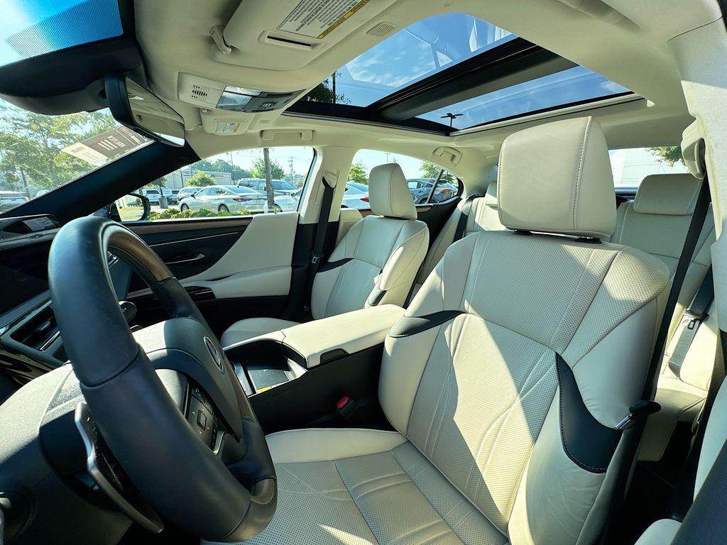 used 2024 Lexus ES 350 car, priced at $48,677