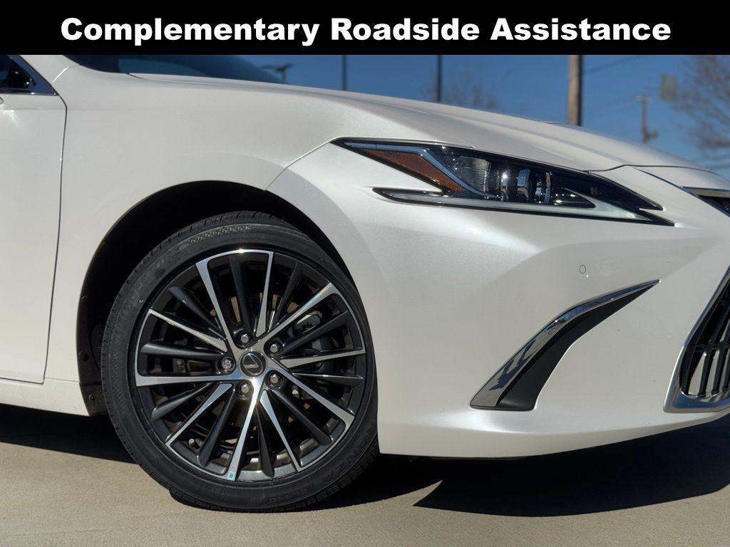 used 2024 Lexus ES 300h car, priced at $46,490