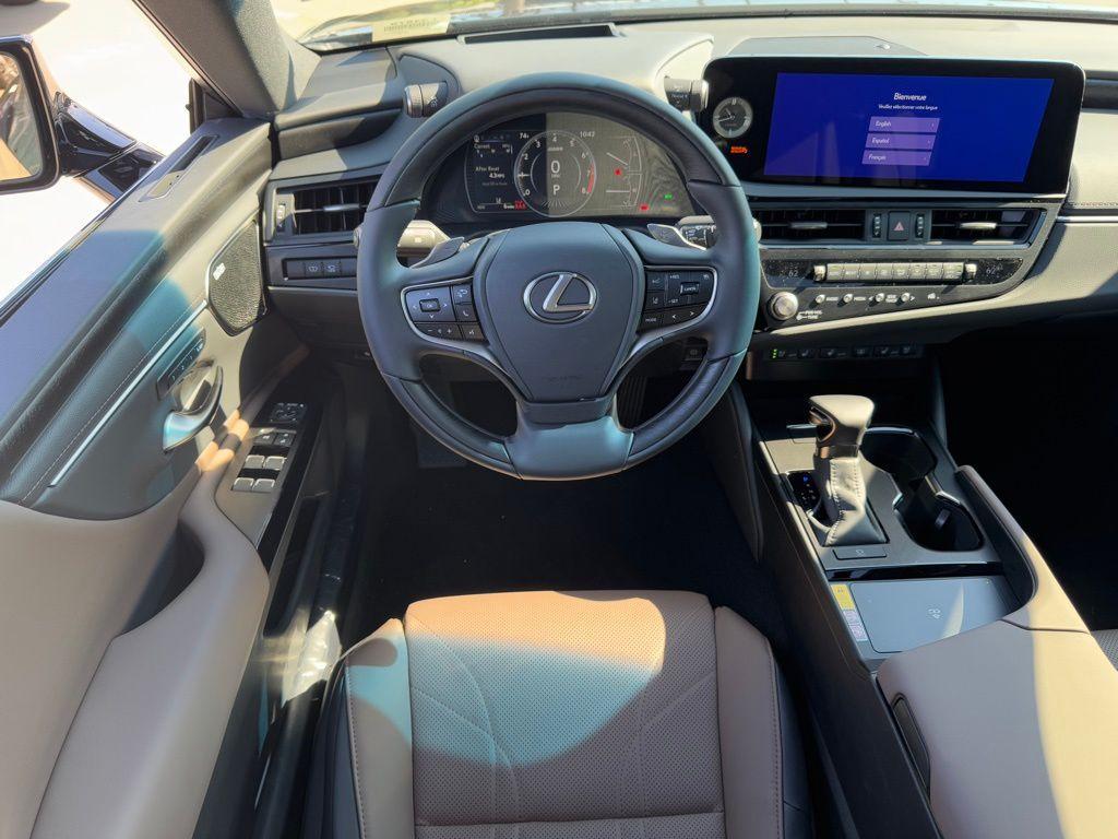 new 2025 Lexus ES 350 car, priced at $55,900