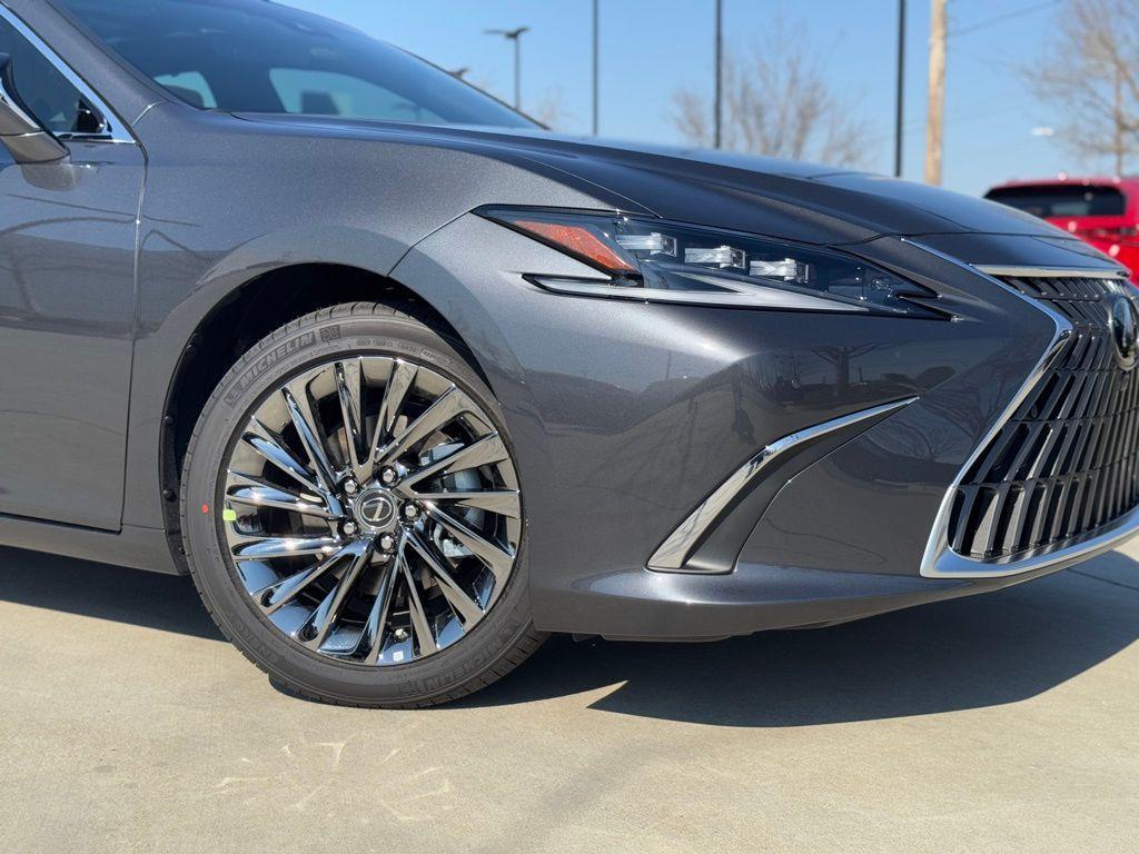 new 2025 Lexus ES 350 car, priced at $55,900