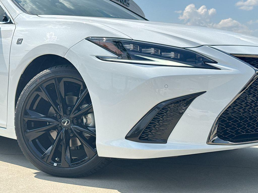 new 2025 Lexus ES 350 car, priced at $54,226