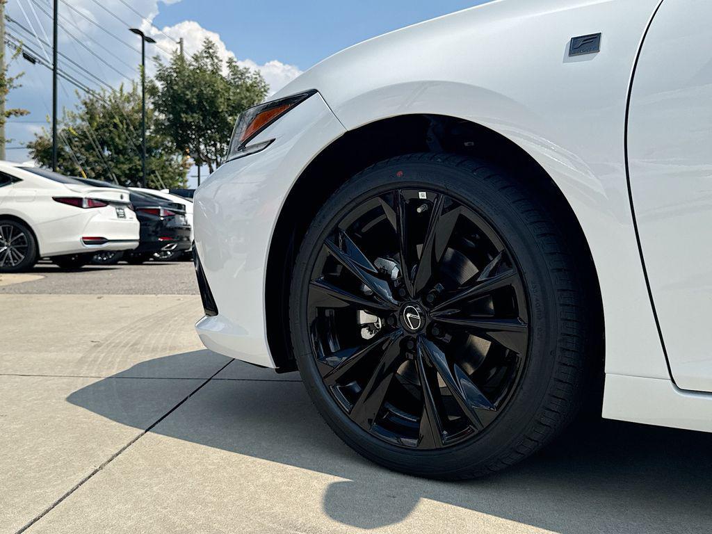 new 2025 Lexus ES 350 car, priced at $54,226
