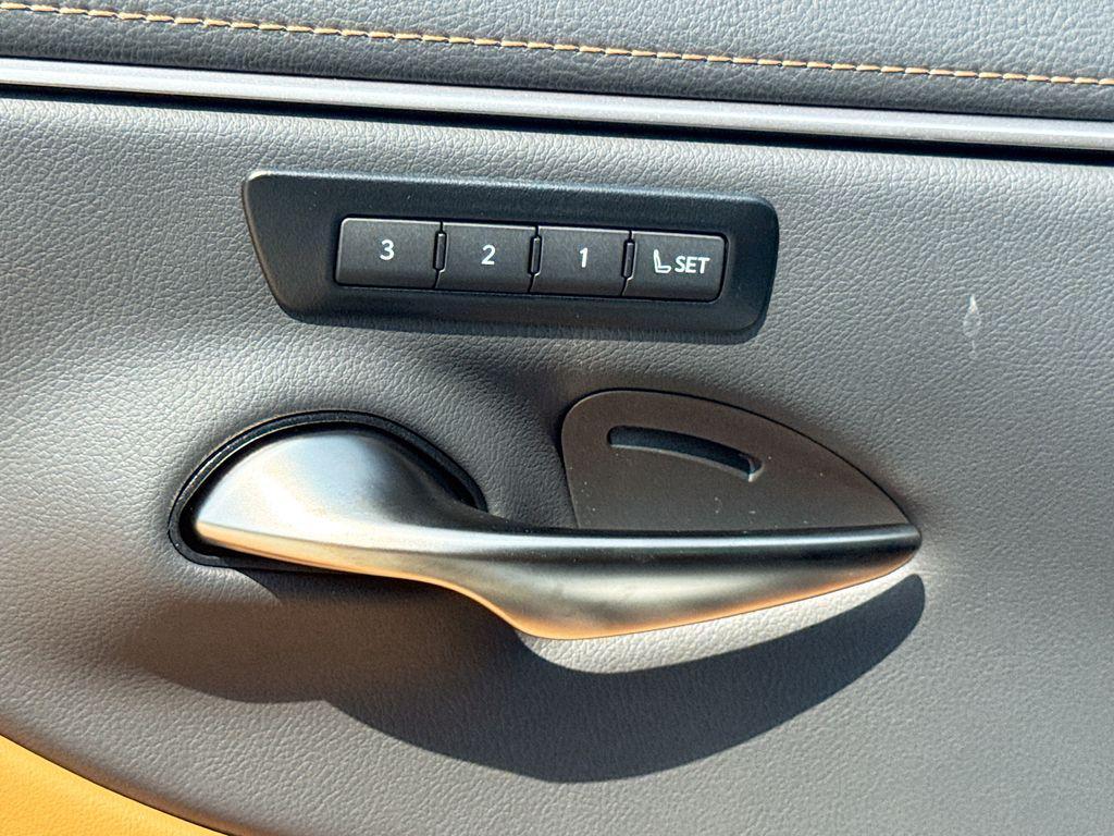 new 2025 Lexus ES 350 car, priced at $54,226