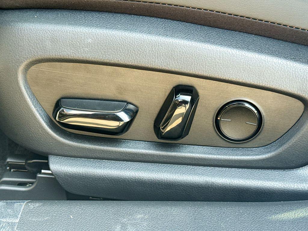 new 2025 Lexus ES 350 car, priced at $54,226