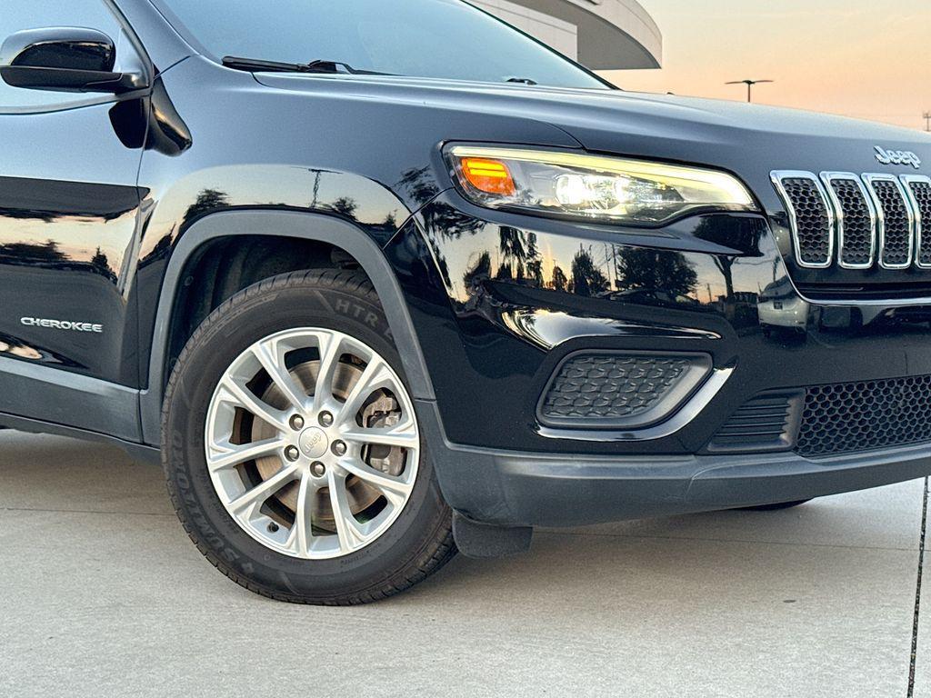 used 2020 Jeep Cherokee car, priced at $18,539