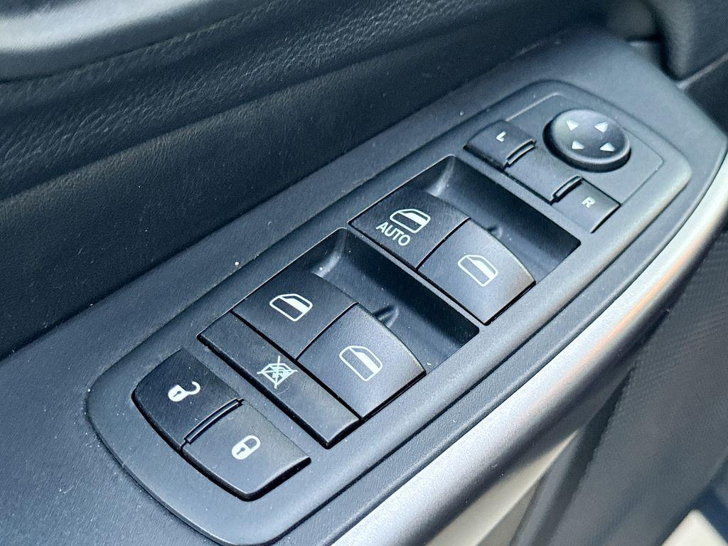 used 2020 Jeep Cherokee car, priced at $18,539