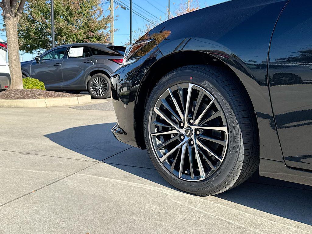 new 2025 Lexus ES 350 car, priced at $51,606