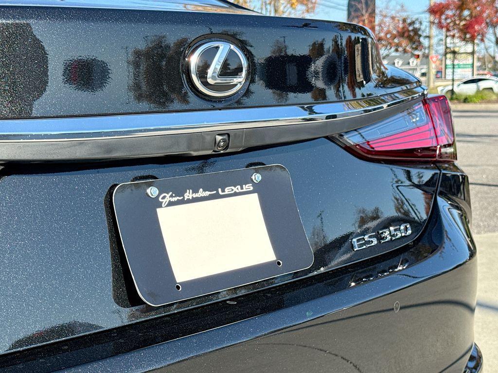 new 2025 Lexus ES 350 car, priced at $51,606