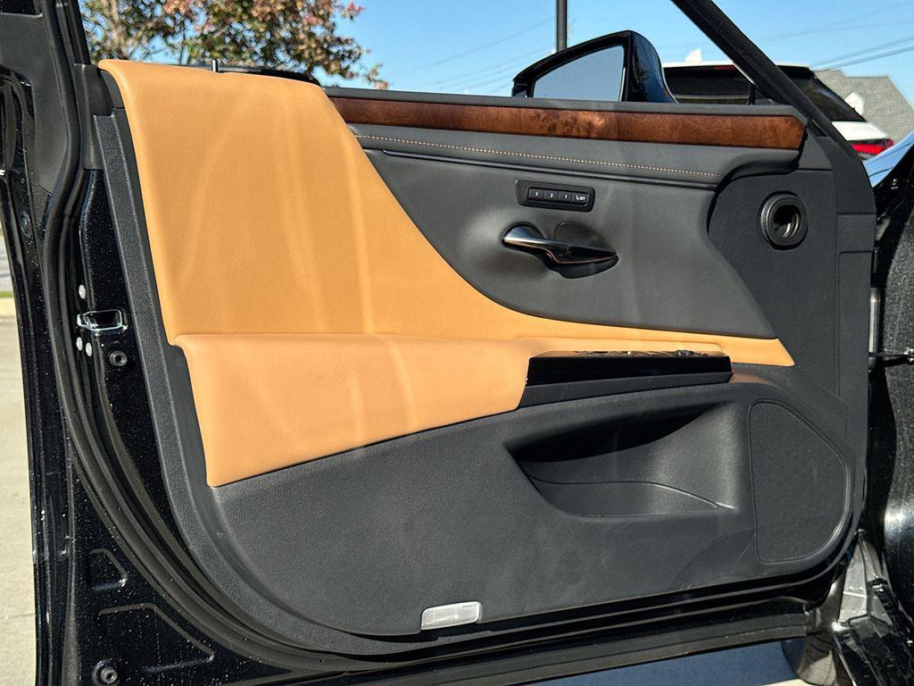 new 2025 Lexus ES 350 car, priced at $51,606