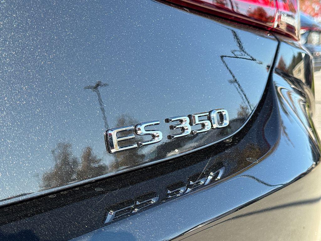 new 2025 Lexus ES 350 car, priced at $51,606