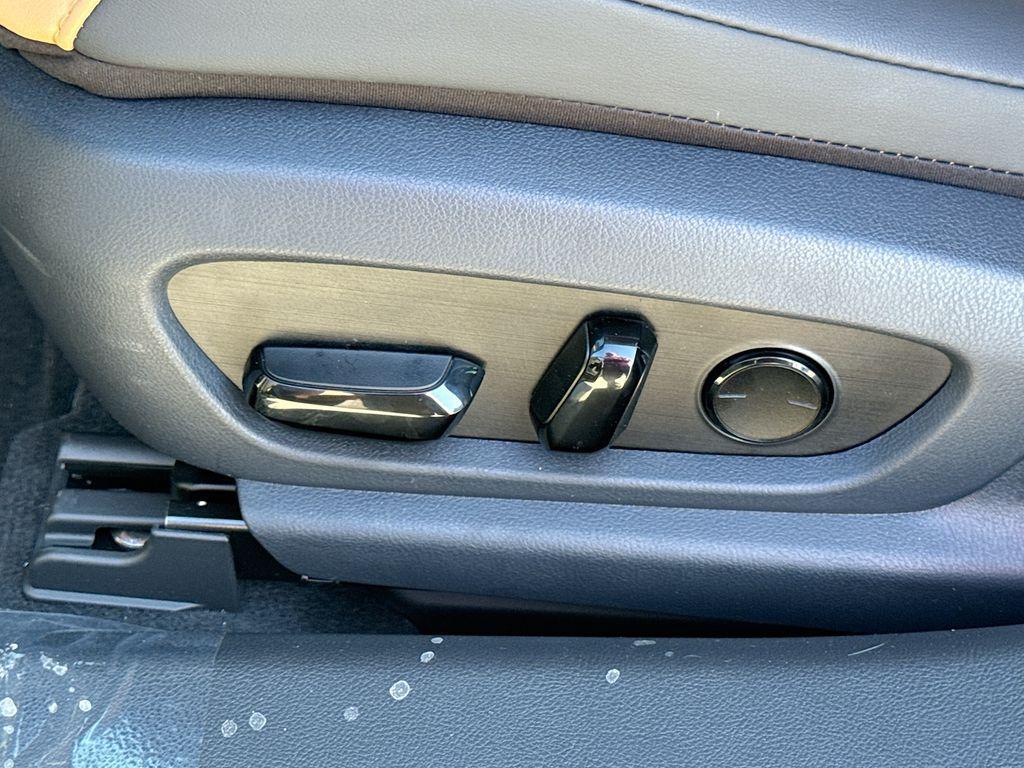 new 2025 Lexus ES 350 car, priced at $51,606