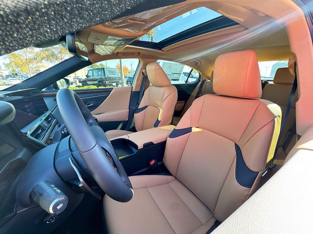 new 2025 Lexus ES 350 car, priced at $51,606