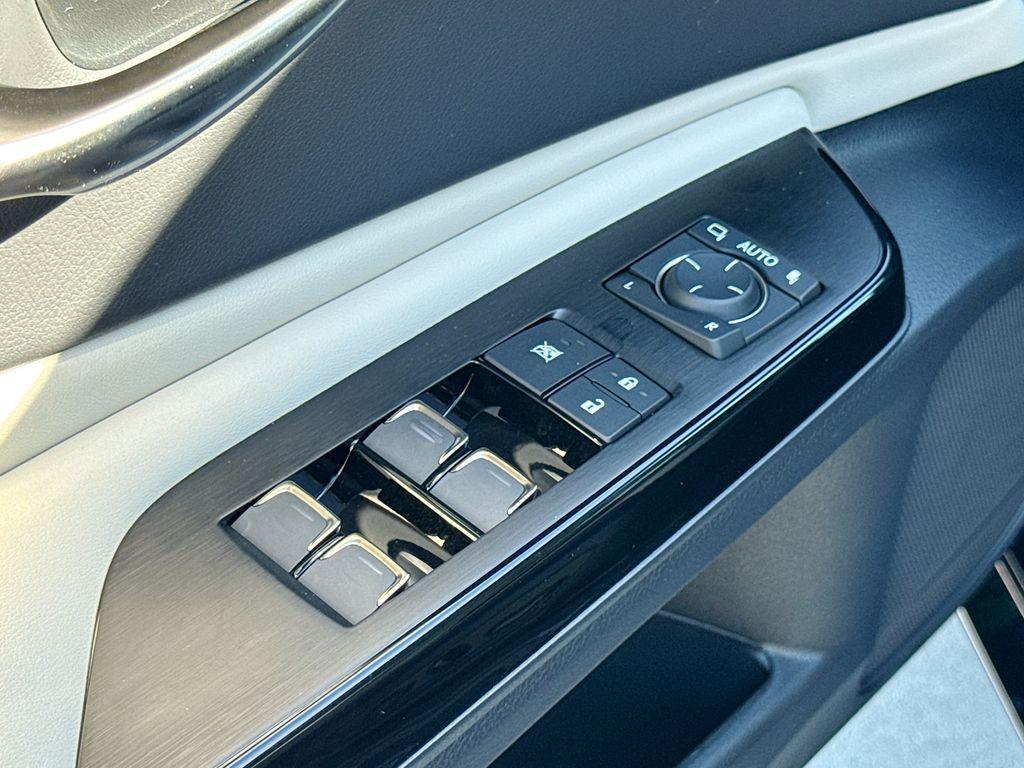 new 2025 Lexus ES 350 car, priced at $50,685