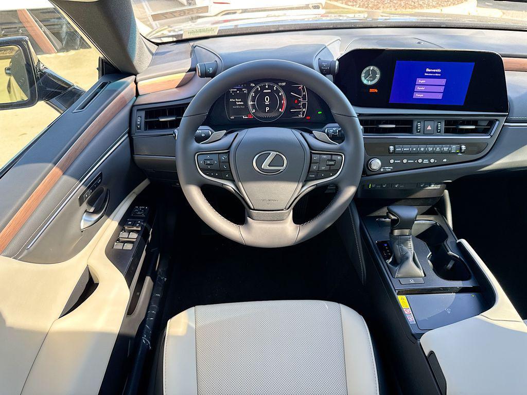 new 2025 Lexus ES 350 car, priced at $50,685