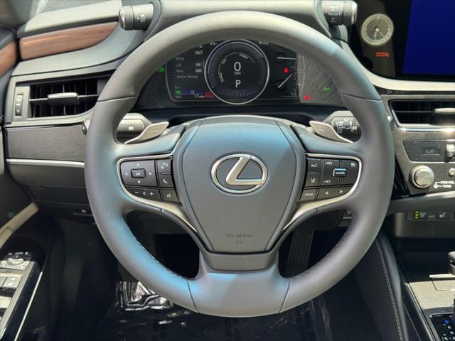 new 2025 Lexus ES 300h car, priced at $53,645