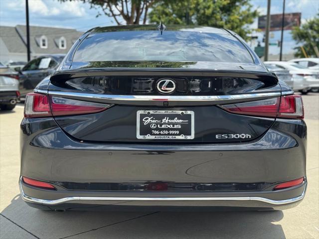 new 2025 Lexus ES 300h car, priced at $53,645