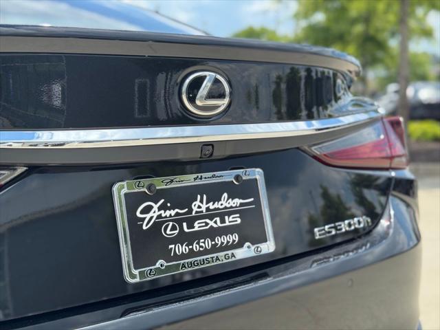 new 2025 Lexus ES 300h car, priced at $53,645
