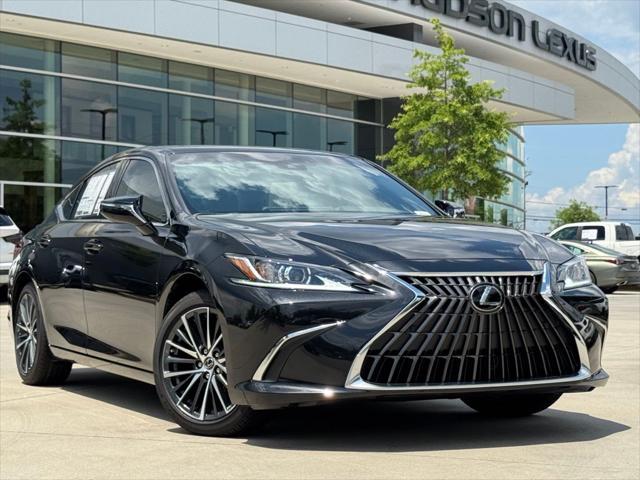 new 2025 Lexus ES 300h car, priced at $53,645