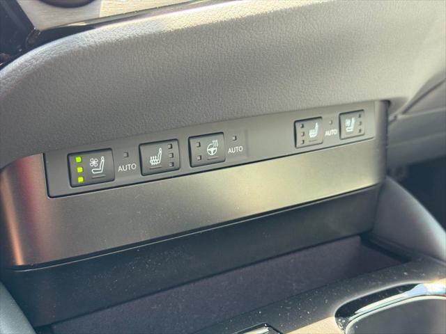 new 2025 Lexus ES 300h car, priced at $53,645