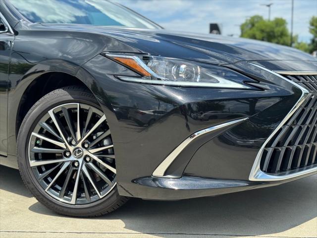 new 2025 Lexus ES 300h car, priced at $53,645