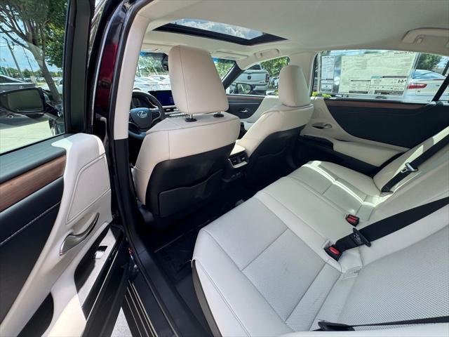 new 2025 Lexus ES 300h car, priced at $53,645