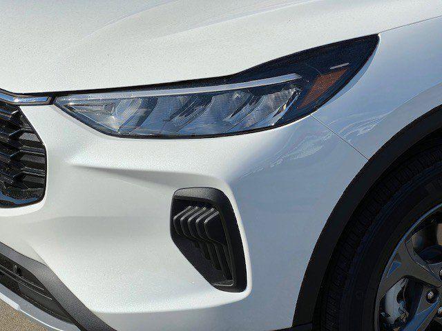 new 2025 Ford Escape car, priced at $33,010