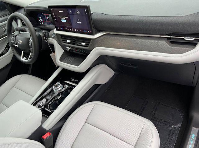 new 2025 Ford Explorer car, priced at $55,702