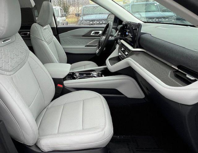 new 2025 Ford Explorer car, priced at $55,702