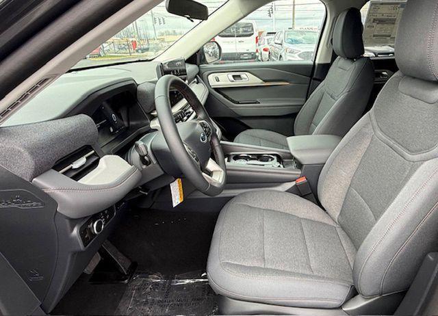 new 2025 Ford Explorer car, priced at $40,125