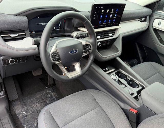 new 2025 Ford Explorer car, priced at $40,125