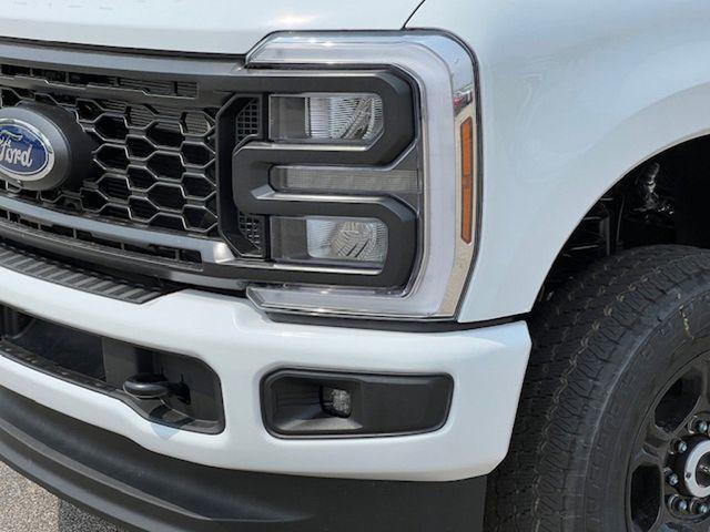 new 2025 Ford F-250 car, priced at $52,700