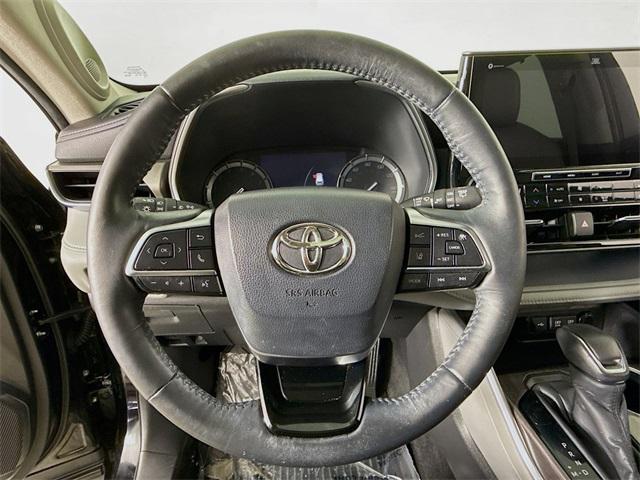 used 2020 Toyota Highlander car, priced at $31,250