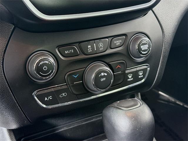 used 2021 Jeep Cherokee car, priced at $22,190