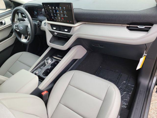 new 2025 Ford Explorer car, priced at $46,408