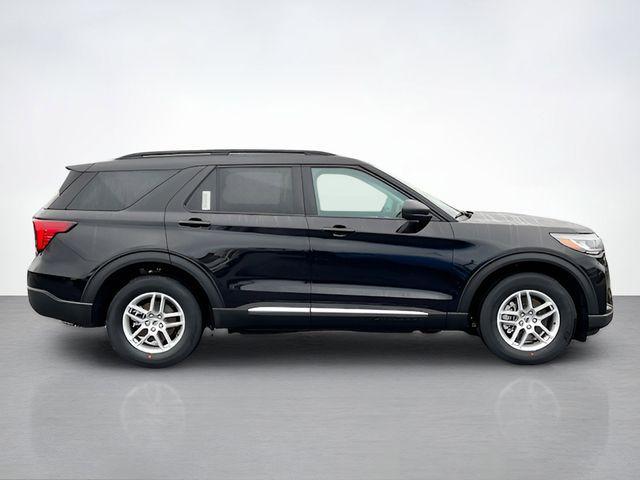 new 2025 Ford Explorer car, priced at $40,125