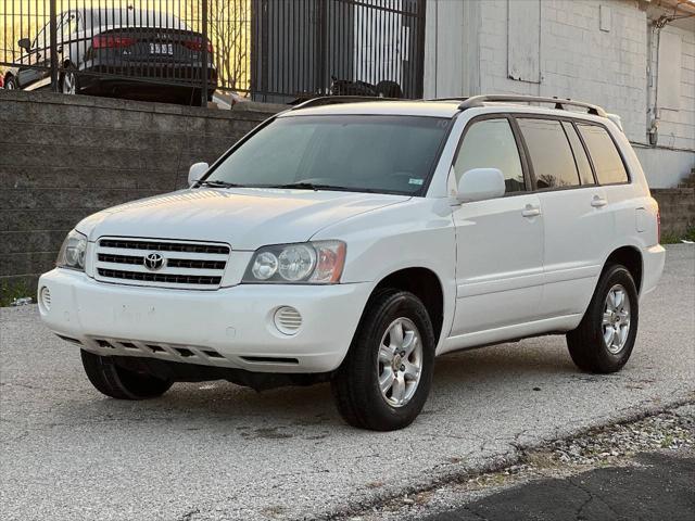 used 2002 Toyota Highlander car, priced at $6,900