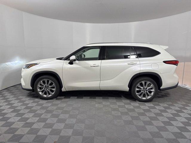 used 2021 Toyota Highlander car, priced at $31,500