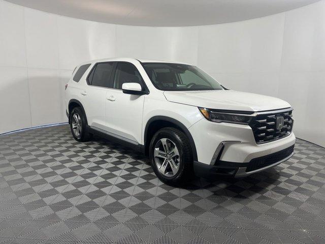 new 2025 Honda Pilot car, priced at $45,350