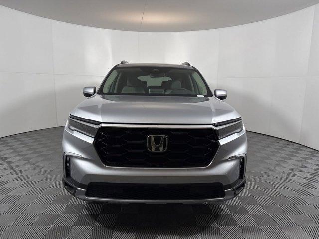 new 2025 Honda Pilot car, priced at $48,895