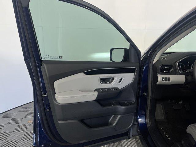 new 2025 Honda Pilot car, priced at $52,950